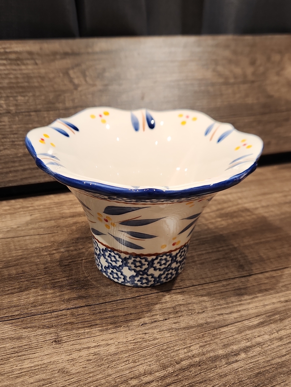 EUC Temptations Old World Blue & White Floral Dip Bowl
